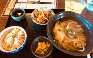 宮古島でランチなら『古謝そば屋』創業80年の時を超えた味と佇まいで思い出をつくろう